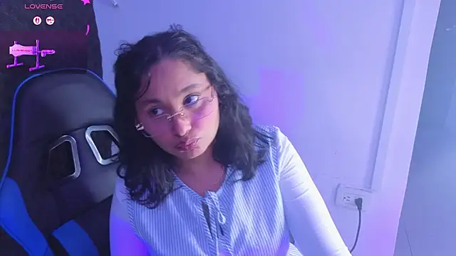 Cuteprincess21 online show from February 19, 2:00 am