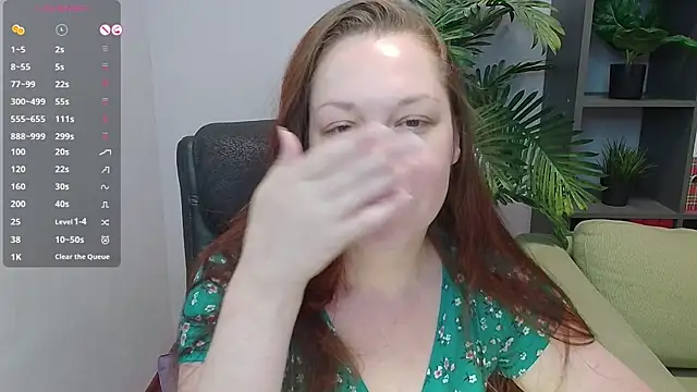 Snapshot of CutieGinger chatting on October 1, 6:13 pm CutieGinger online show from October 1, 6:13 pm