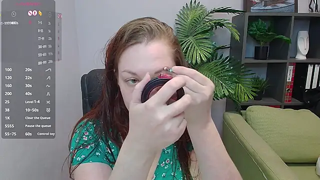 Snapshot of CutieGinger chatting on September 24, 12:15 pm CutieGinger online show from September 24, 12:15 pm