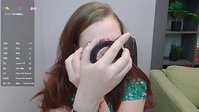 Snapshot of CutieGinger chatting on October 17, 3:59 pm CutieGinger online show from October 17, 3:59 pm