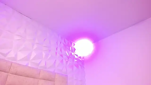 PauletteJ online show from April 21, 11:50 am