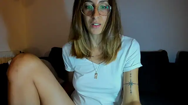 Snapshot of DesireMore90 chatting on September 18, 7:45 pm DesireMore90 online show from September 18, 7:45 pm