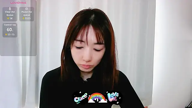 Snapshot of Love_me_Eri_ chatting on October 27, 1:01 am Love me Eri  online show from October 27, 1:01 am