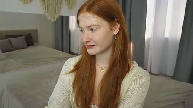 Snapshot of FiaMoor chatting on October 4, 11:05 am FiaMoor online show from October 4, 11:05 am