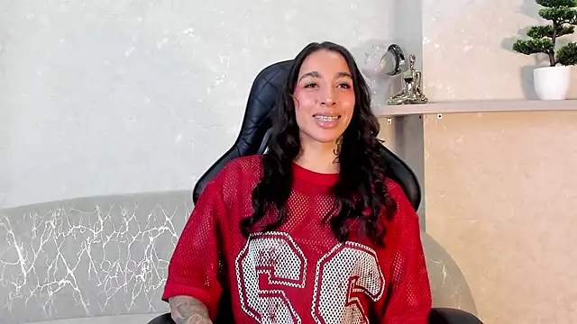 KAYLA BATISTA online show from July 18, 12:14 am