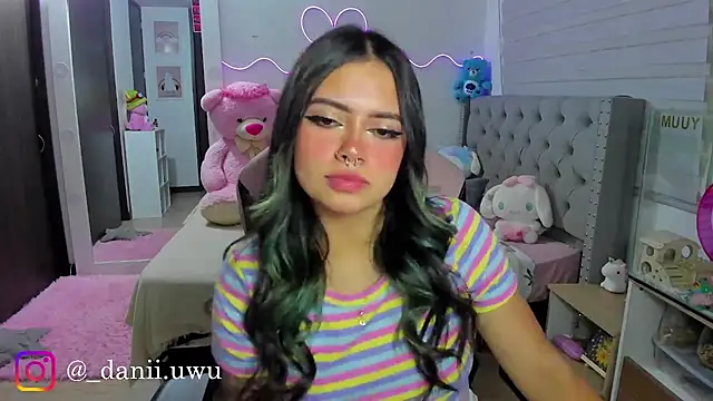 CuteDani  online show from July 14, 5:23 am