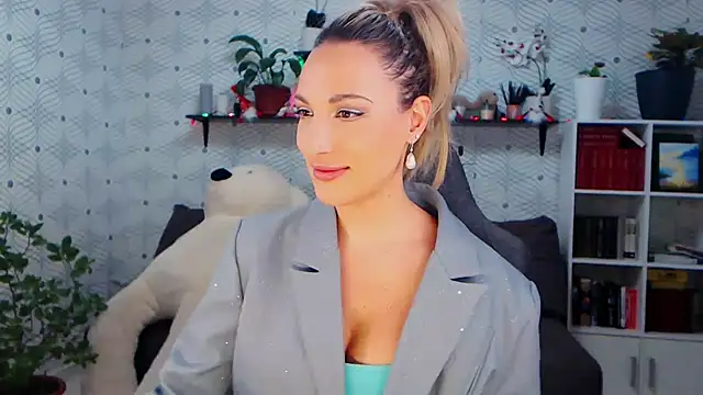 MillaXQueen online show from January 11, 3:06 pm