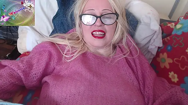 Snapshot of martachatte chatting on October 2, 11:48 am martachatte online show from October 2, 11:48 am