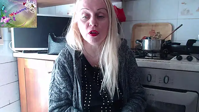 Snapshot of martachatte chatting on September 25, 10:36 am martachatte online show from September 25, 10:36 am