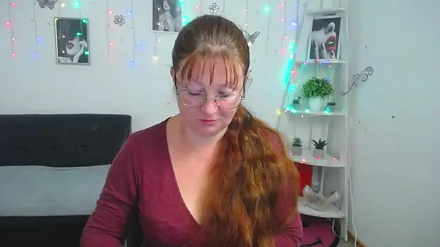 Snapshot of VanessaHotts chatting on September 27, 5:25 am VanessaHotts online show from September 27, 5:25 am