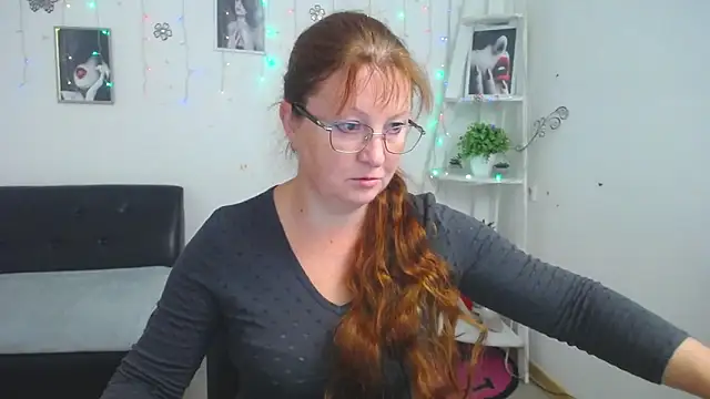 Snapshot of VanessaHotts chatting on September 15, 5:05 am VanessaHotts online show from September 15, 5:05 am