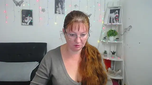 Snapshot of VanessaHotts chatting on September 26, 5:16 am VanessaHotts online show from September 26, 5:16 am