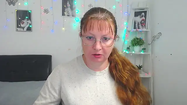 Snapshot of VanessaHotts chatting on October 3, 7:13 am VanessaHotts online show from October 3, 7:13 am