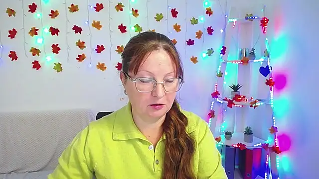 Snapshot of VanessaHotts chatting on December 2, 8:48 am VanessaHotts online show from December 2, 8:48 am