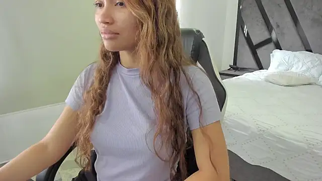 AnnieAndStefan online show from February 2, 2:05 pm