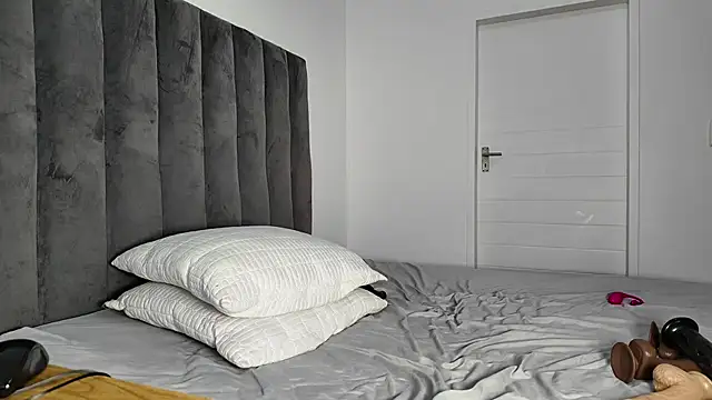 BedroomBullyX5 online show from May 22, 7:39 am