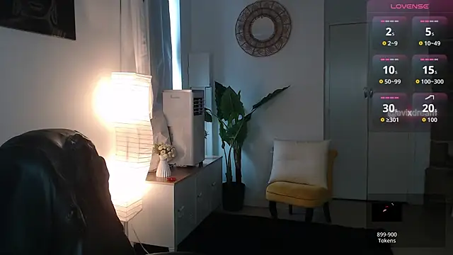 Crystal-dreamt online show from July 20, 2:08 pm