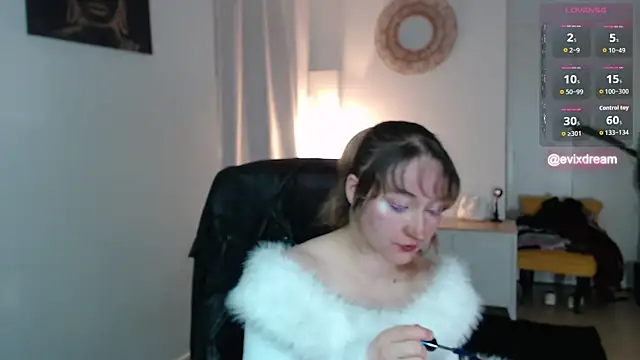 Crystal-dreamt online show from April 18, 1:46 pm