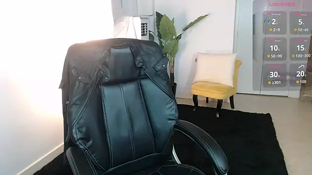 Crystal-dreamt online show from July 21, 2:51 pm