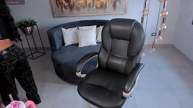 MileyCruz  online show from December 13, 8:48 pm