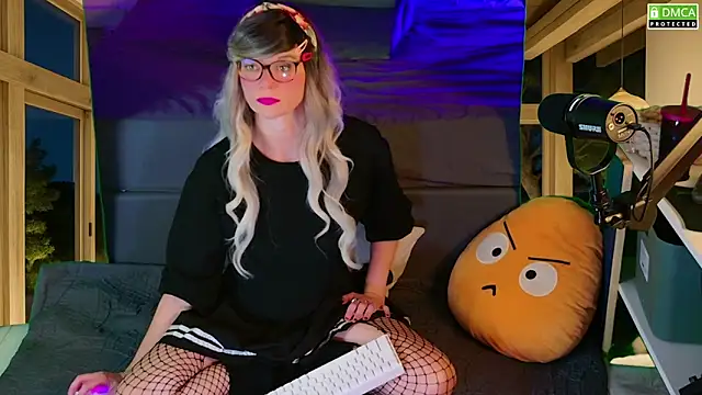 Kittychatte online show from September 22, 7:45 pm