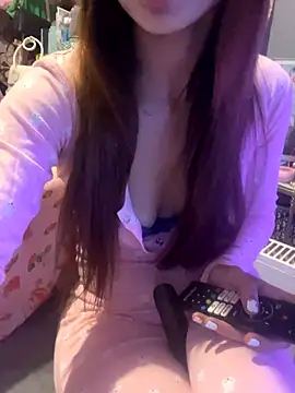 LaPetitechienne1 online show from October 4, 9:08 pm