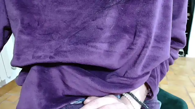 patatinahot87 online show from February 4, 6:22 pm