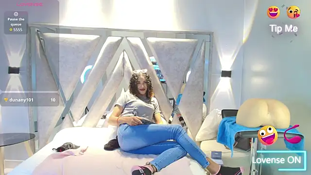 Snapshot of StefanyMiler chatting on September 19, 8:52 pm StefanyMiler online show from September 19, 8:52 pm