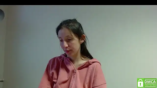Snapshot of Sophi_Cute chatting on October 10, 3:17 pm Sophi Cute online show from October 10, 3:17 pm
