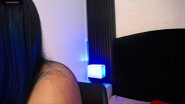 Snapshot of alicia_moom chatting on September 25, 7:23 pm alicia moom online show from September 25, 7:23 pm