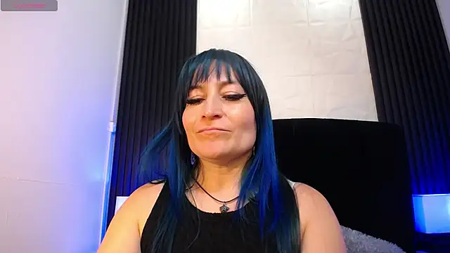 Snapshot of alicia_moom chatting on October 8, 7:18 pm alicia moom online show from October 8, 7:18 pm