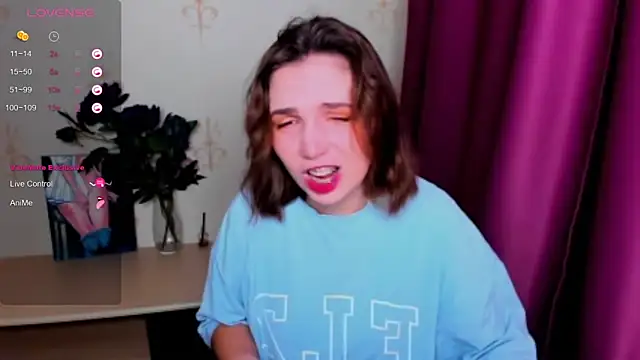 KindHazelHere  online show from September 13, 8:39 pm