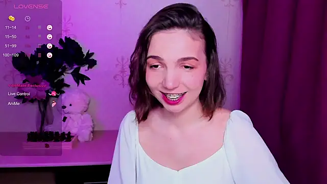 KindHazelHere  online show from March 14, 6:20 pm