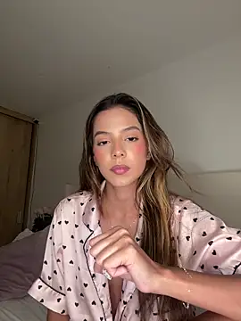 Bella cutte  online show from November 7, 1:22 am