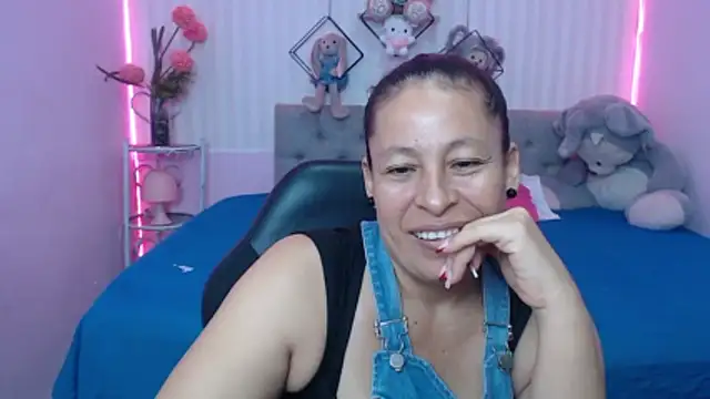 mature martina online show from May 29, 12:25 pm