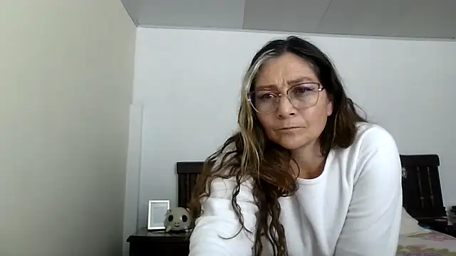 ruby-milf1 online show from September 8, 11:37 pm