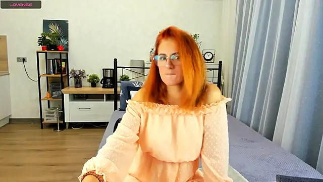 Snapshot of Anna127Moon chatting on October 15, 4:04 am Anna127Moon online show from October 15, 4:04 am