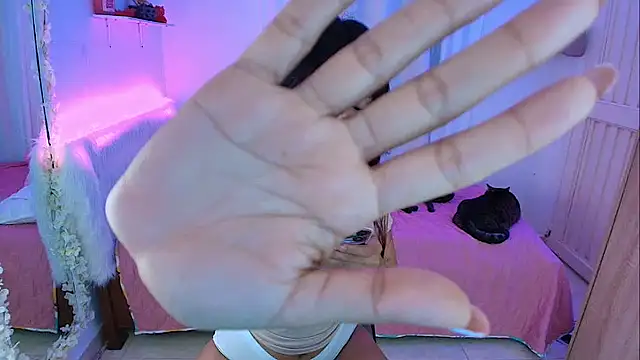 Nanami 19 online show from October 6, 7:51 pm