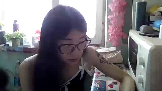 CarlyJoy online show from April 3, 10:35 am