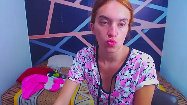 Snapshot of SofiaWet23 chatting on October 6, 1:17 pm SofiaWet23 online show from October 6, 1:17 pm