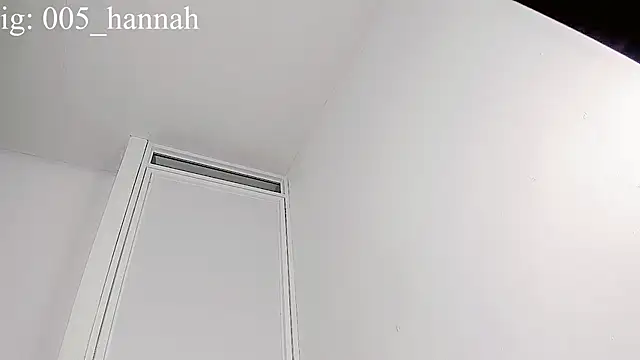 Hannahsmit online show from October 11, 7:57 am