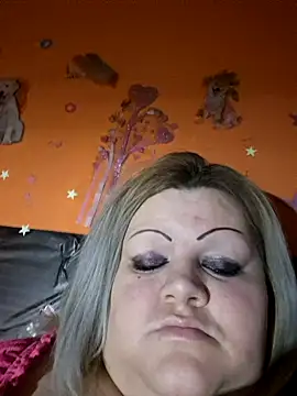 ducicsajsziii online show from February 12, 5:03 pm