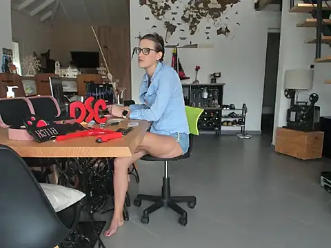 Snapshot of Madame_Callie chatting on September 19, 12:37 pm Madame Callie online show from September 19, 12:37 pm
