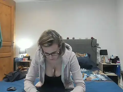 Madame Callie online show from April 13, 8:31 pm