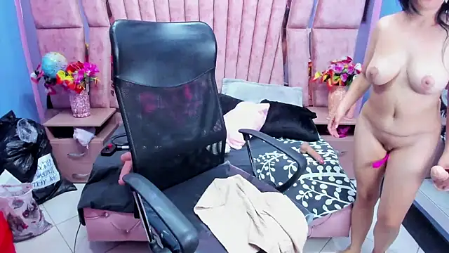 HornySkinny26 online show from September 23, 5:38 am