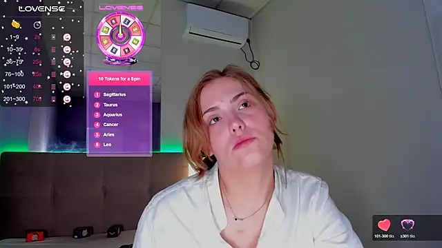 Snapshot of DellaRowe chatting on October 19, 5:42 am DellaRowe online show from October 19, 5:42 am