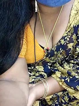 Snapshot of yours-kavaya chatting on September 18, 2:43 am yours-kavaya online show from September 18, 2:43 am