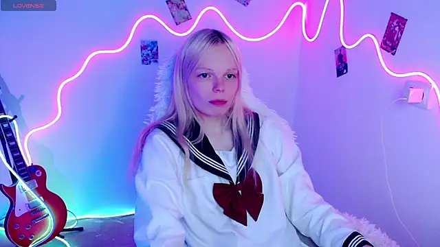 Snapshot of Emily_Nyaffee chatting on September 27, 10:17 pm Emily Nyaffee online show from September 27, 10:17 pm