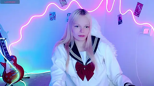 Snapshot of Emily_Nyaffee chatting on September 29, 2:33 pm Emily Nyaffee online show from September 29, 2:33 pm