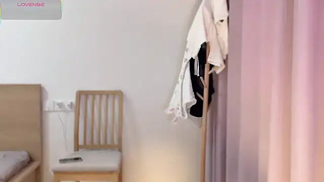 A-xena online show from September 9, 2:00 am